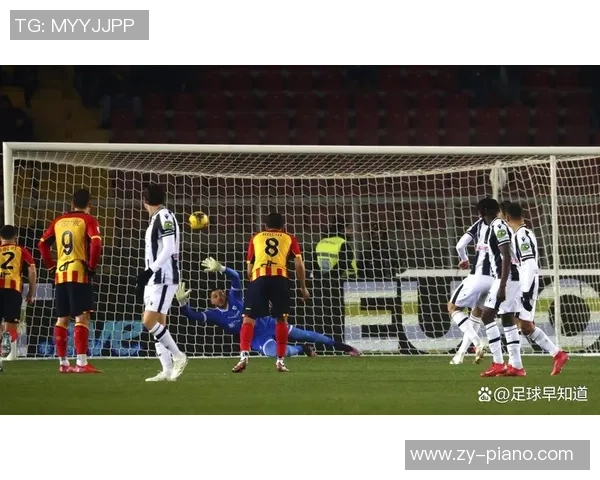 拜仁狂胜热刺五球大捷争议判罚引发全场热议