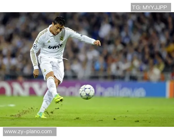 皇马逆袭里昂1-0胜利引发争议判罚全场沸腾瞬间回顾