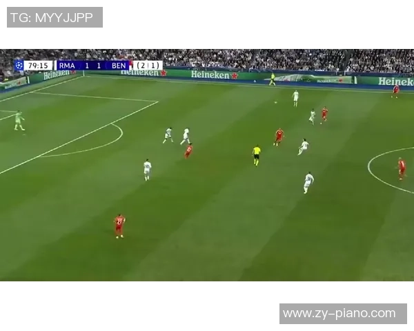 欧联杯精彩对决里昂主场大胜本菲卡乌龙球瞬间点燃全场气氛